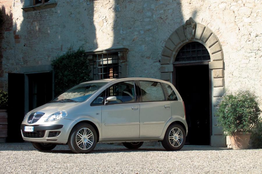  Lancia Musa (350) 2004 года  (фото 51 из 79)